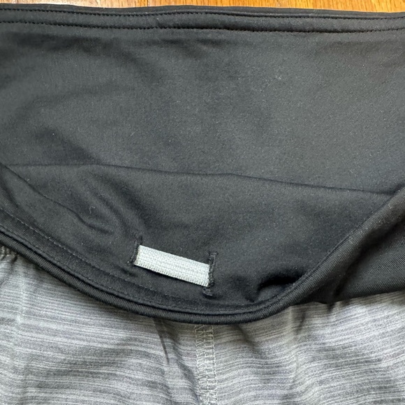 Lululemon Run Speed Squad Shorts Slate Gray/ Black with Flirty Pocket Sz. 6 - Picture 7 of 8
